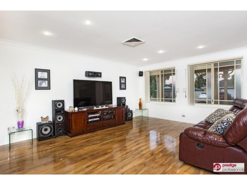9 Chelsea Garden Court, Wattle Grove NSW 2173