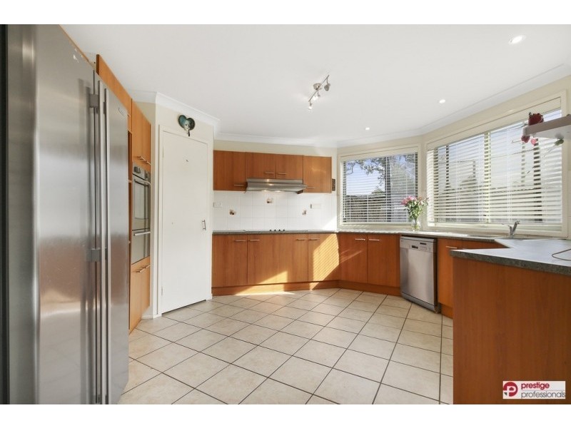 17 Namoi Court, Wattle Grove NSW 2173
