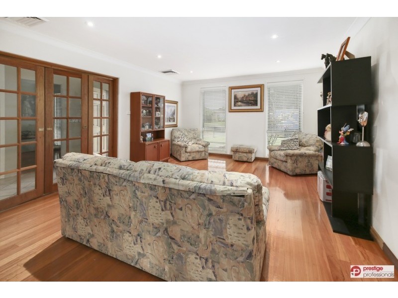 17 Namoi Court, Wattle Grove NSW 2173
