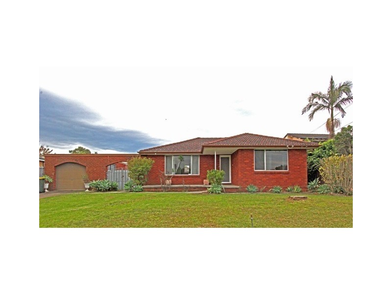 9 Hillcrest Avenue, Moorebank NSW 2170