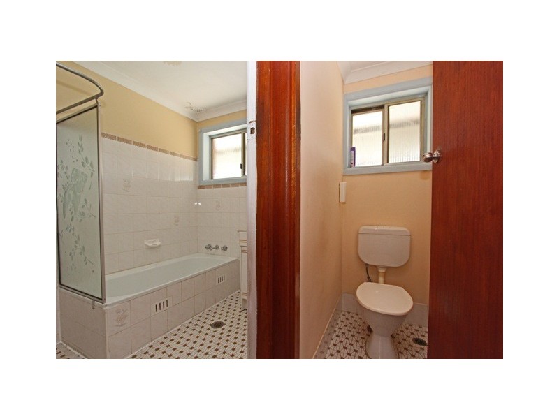 9 Hillcrest Avenue, Moorebank NSW 2170