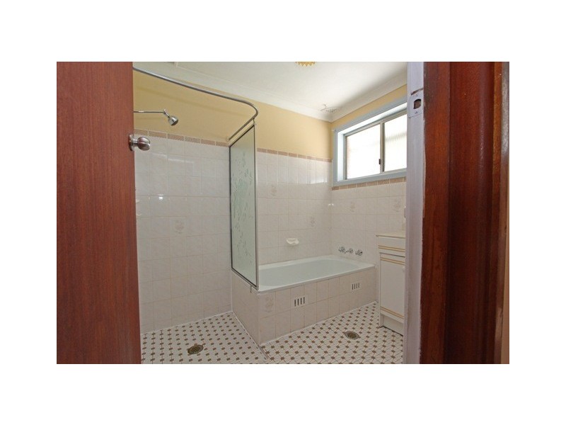 9 Hillcrest Avenue, Moorebank NSW 2170