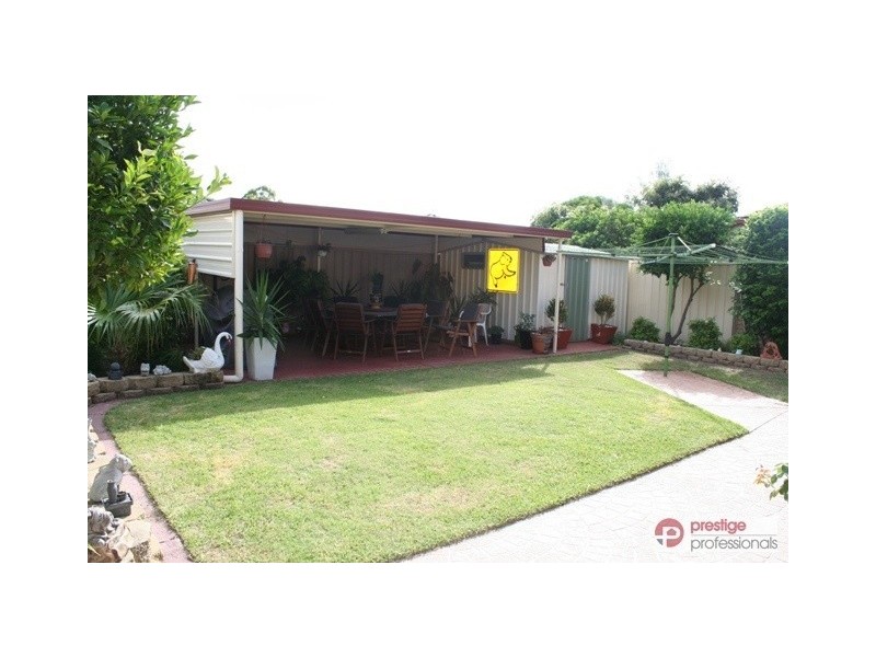 5 Collie Court, Wattle Grove NSW 2173