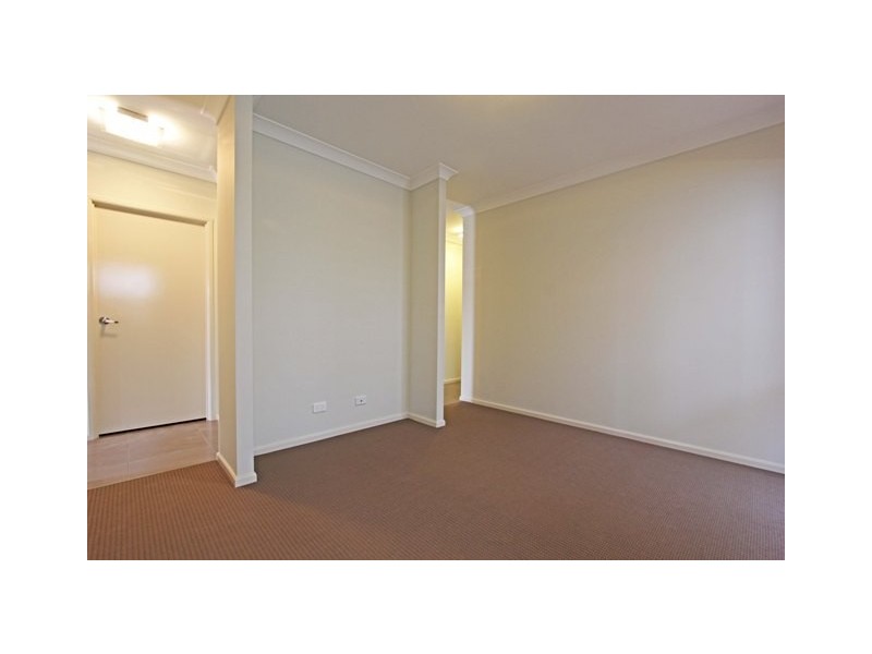 27 Vogue Avenue, Moorebank NSW 2170