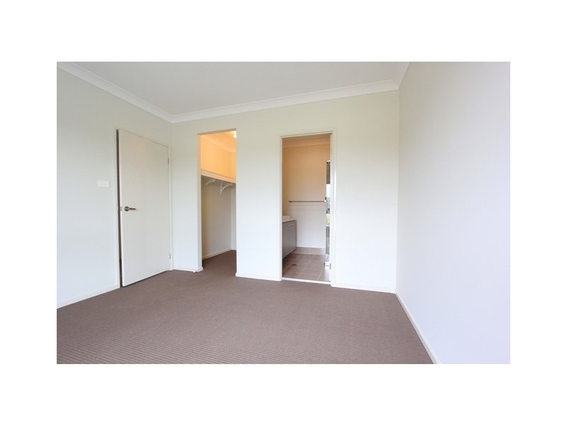 27 Vogue Avenue, Moorebank NSW 2170