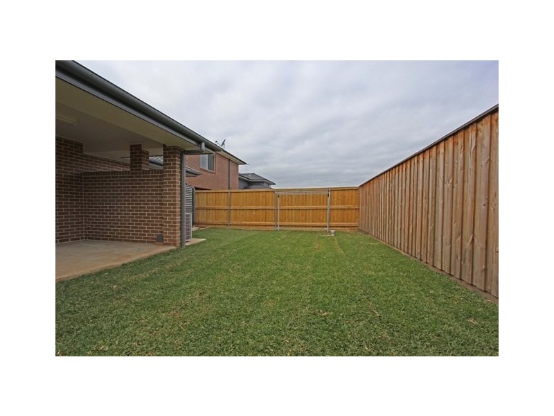 27 Vogue Avenue, Moorebank NSW 2170