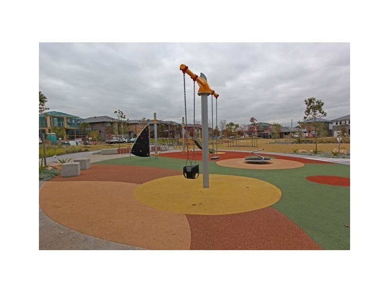 27 Vogue Avenue, Moorebank NSW 2170