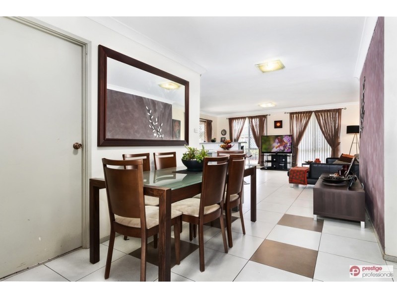 6 Bodalla Court, Wattle Grove NSW 2173