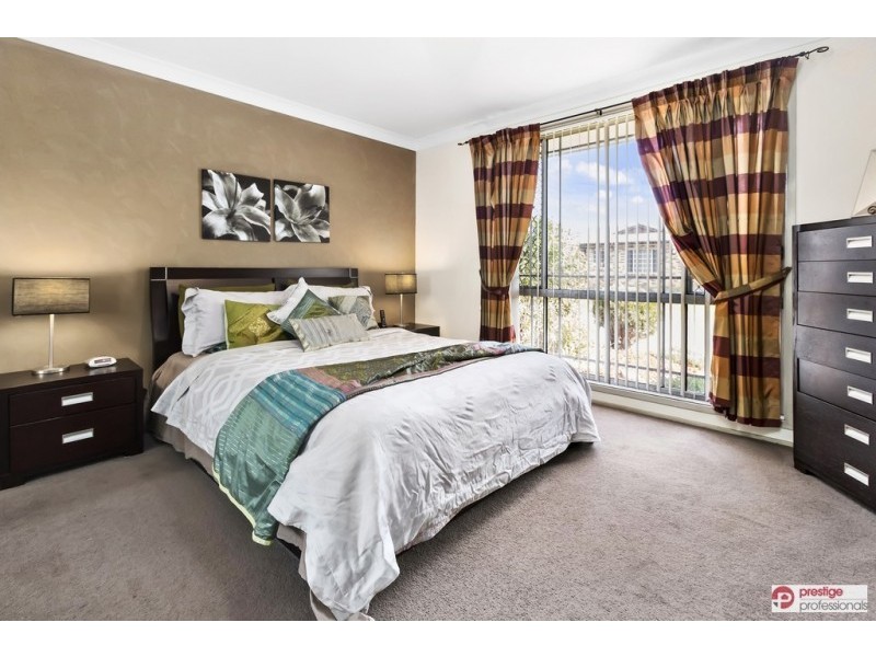 6 Bodalla Court, Wattle Grove NSW 2173