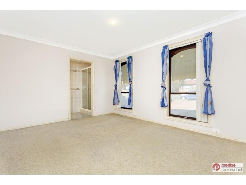 11 Magree Crescent, Chipping Norton NSW 2170