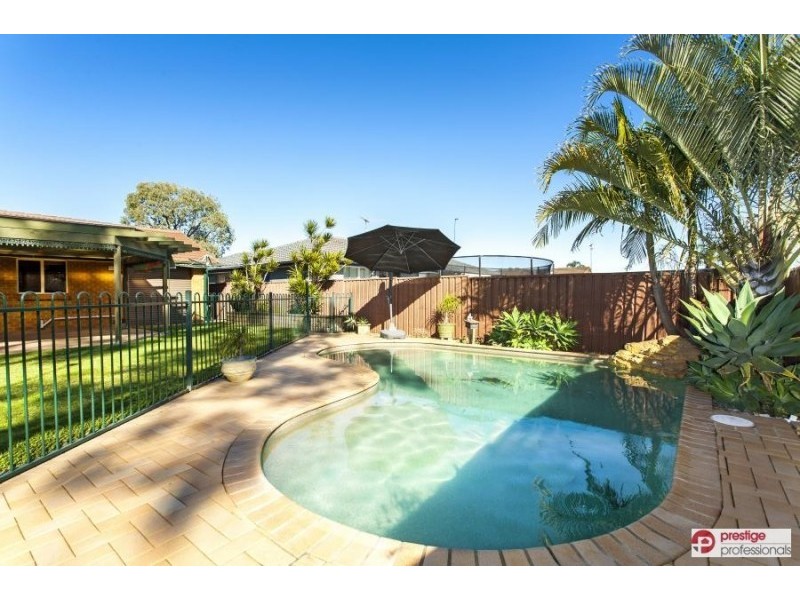 11 Magree Crescent, Chipping Norton NSW 2170