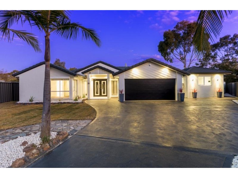 19 Baileyana Court, Wattle Grove NSW 2173