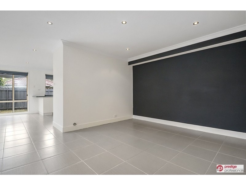 12 Merryville Court, Wattle Grove NSW 2173