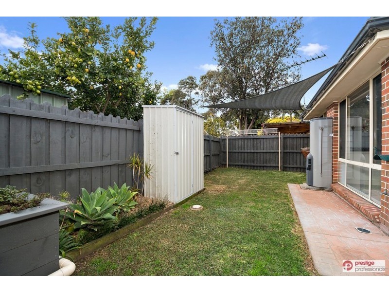 12 Merryville Court, Wattle Grove NSW 2173