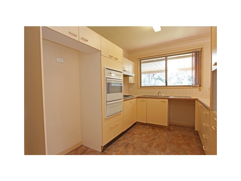 32 Corryton Court, Wattle Grove NSW 2173