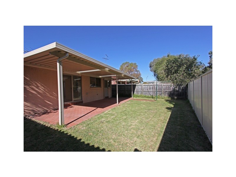 32 Corryton Court, Wattle Grove NSW 2173