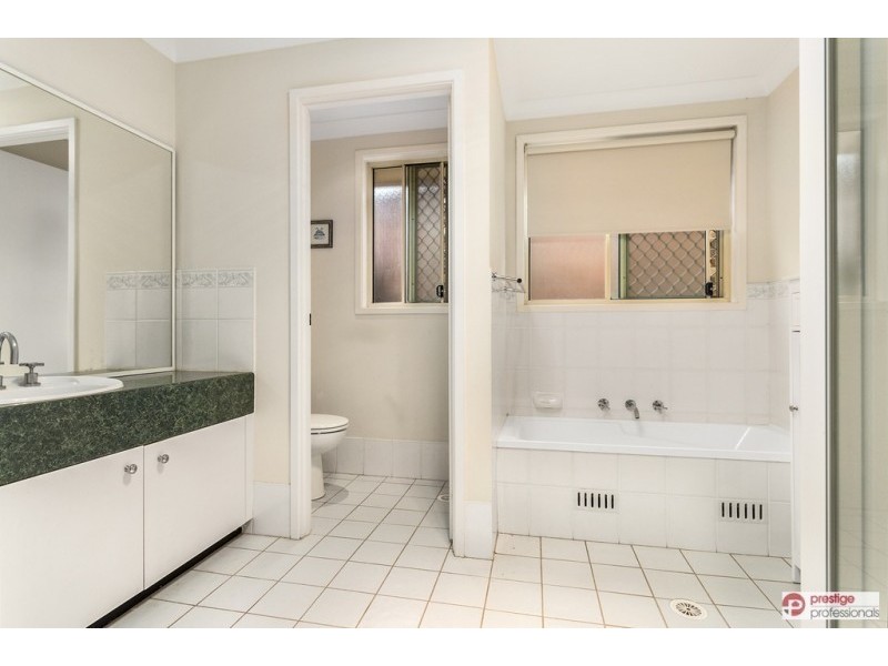 31 Somercotes Court, Wattle Grove NSW 2173