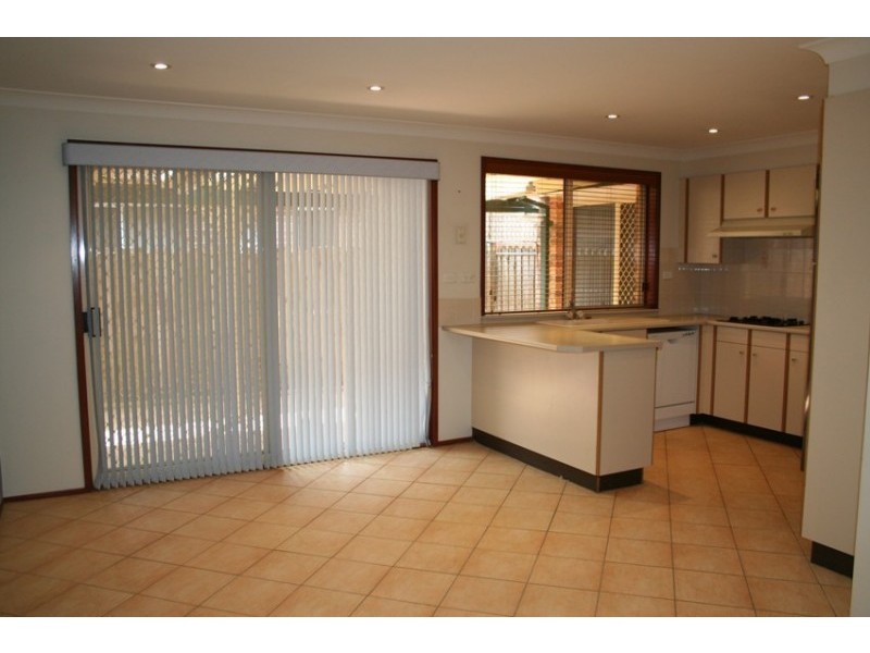 30 Paroo Court, Wattle Grove NSW 2173