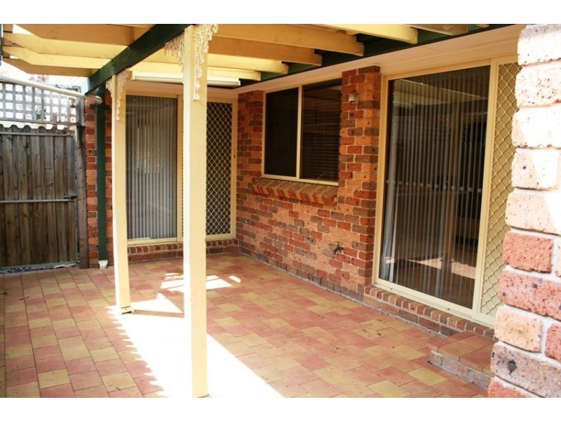 30 Paroo Court, Wattle Grove NSW 2173