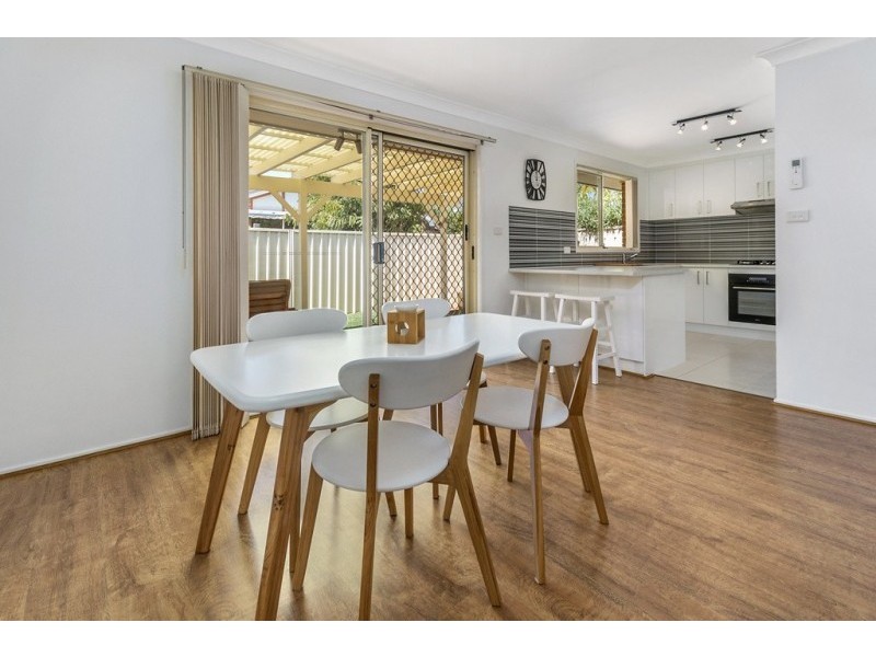 8 Jenolan Court, Wattle Grove NSW 2173