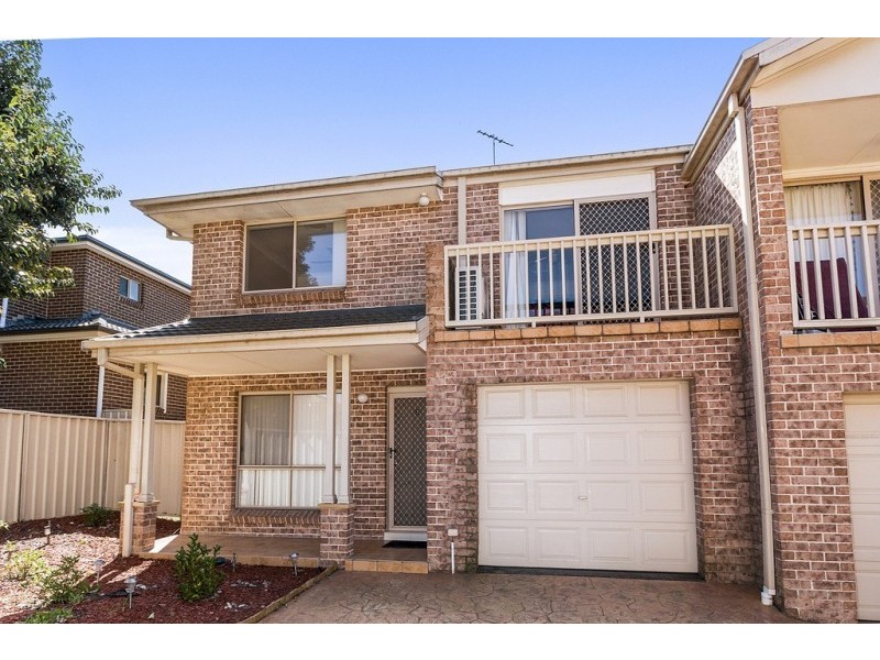 8/43 Araluen Avenue, Moorebank NSW 2170