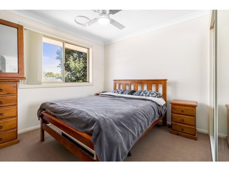8/43 Araluen Avenue, Moorebank NSW 2170