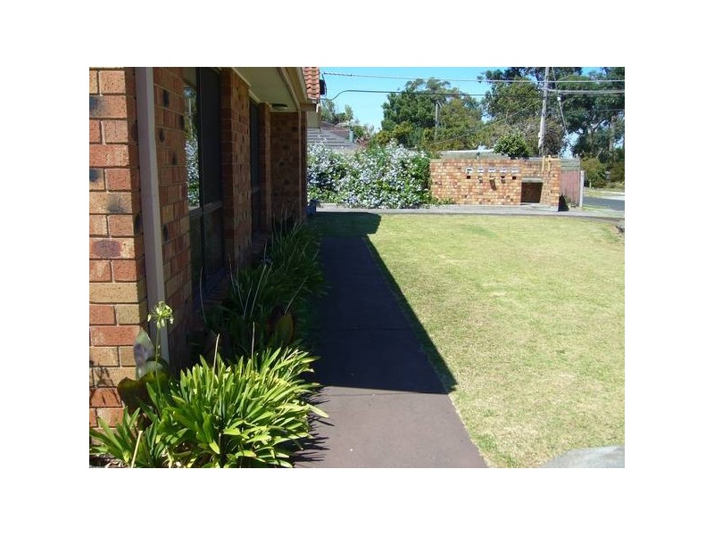 2/21 Amersham Avenue, Springvale South VIC 3172
