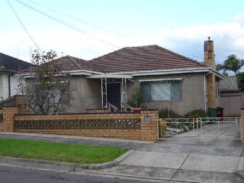 4 Clapham Avenue, Springvale VIC 3171