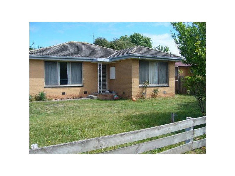 12 Bertha Street, Springvale VIC 3171