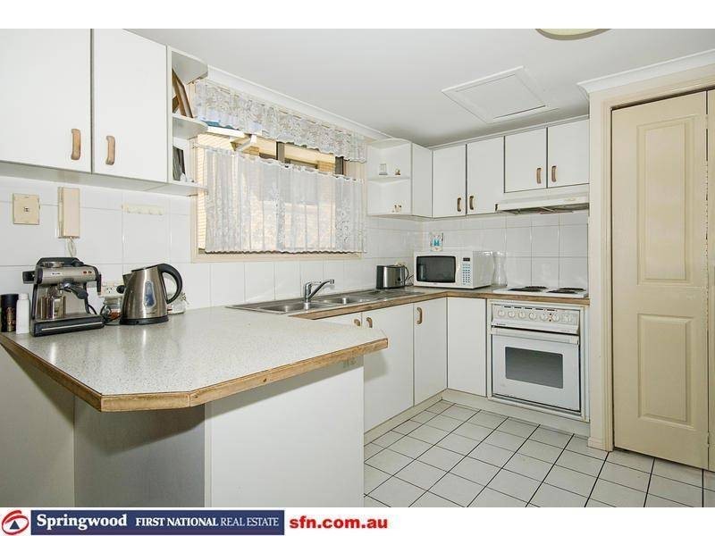 4/2 Efymia Court, Daisy Hill QLD 4127