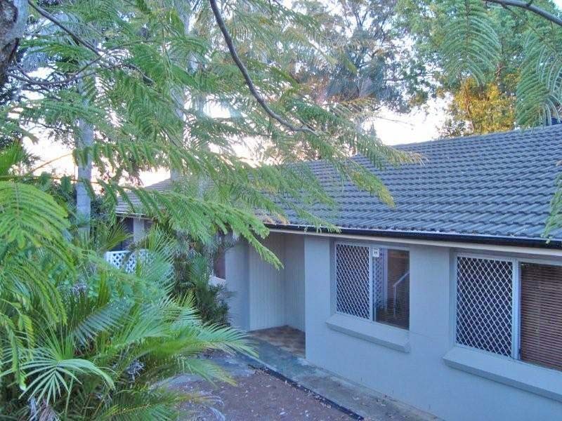 1 Boronia Avenue, Daisy Hill QLD 4127