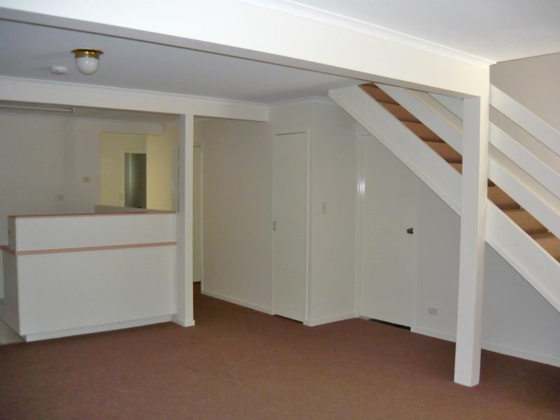 2/66 Springwood Road, Springwood QLD 4127