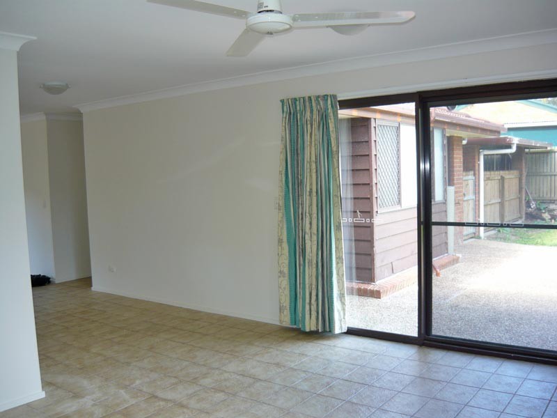 11 Orlando Crescent, Springwood QLD 4127