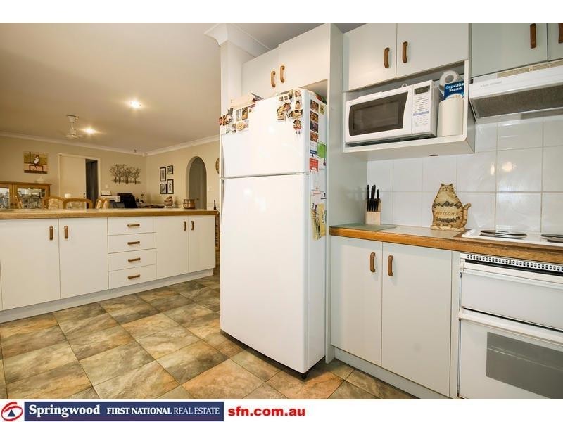 11 Staydar Crescent, Meadowbrook QLD 4131