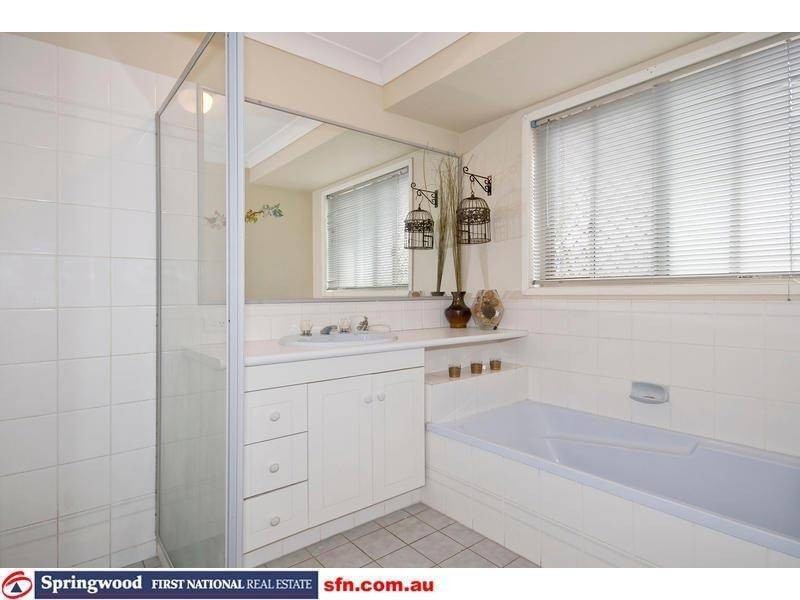 11 Staydar Crescent, Meadowbrook QLD 4131