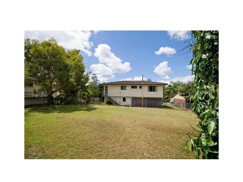 8 Thornhill Street, Springwood QLD 4127