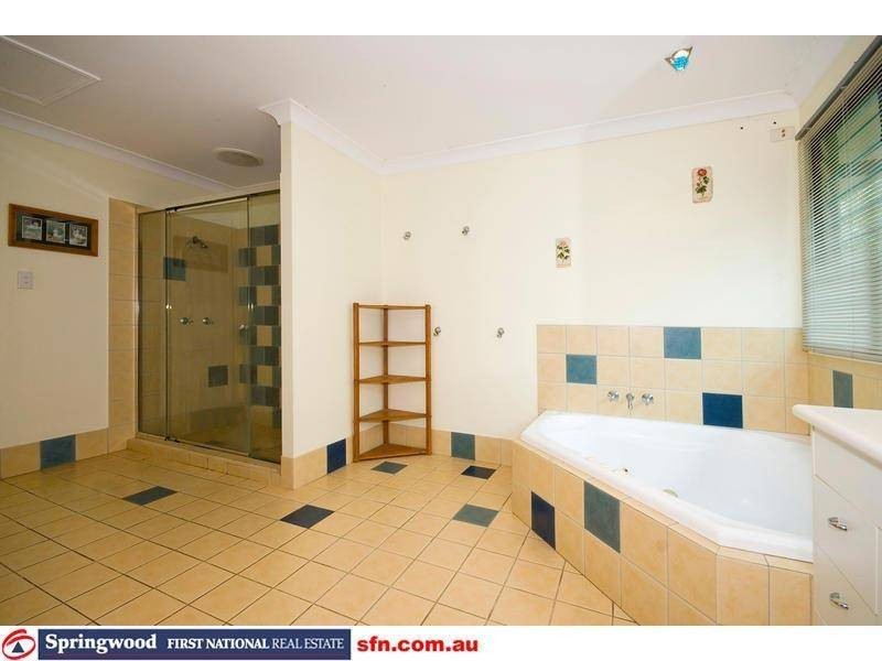 5 Antonia Court, Tanah Merah QLD 4128