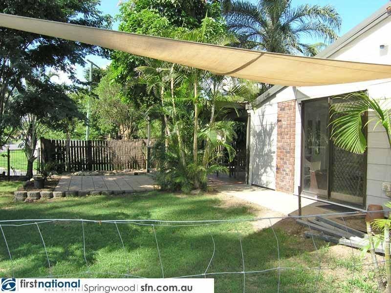 1 Claret Drive, Kingston QLD 4114