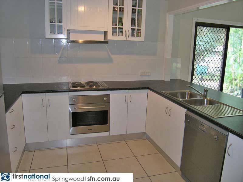 1 Claret Drive, Kingston QLD 4114