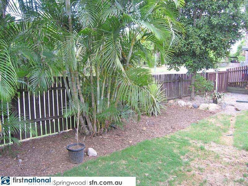 1 Claret Drive, Kingston QLD 4114