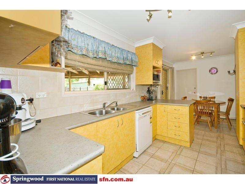 7 Bron Court, Loganlea QLD 4131