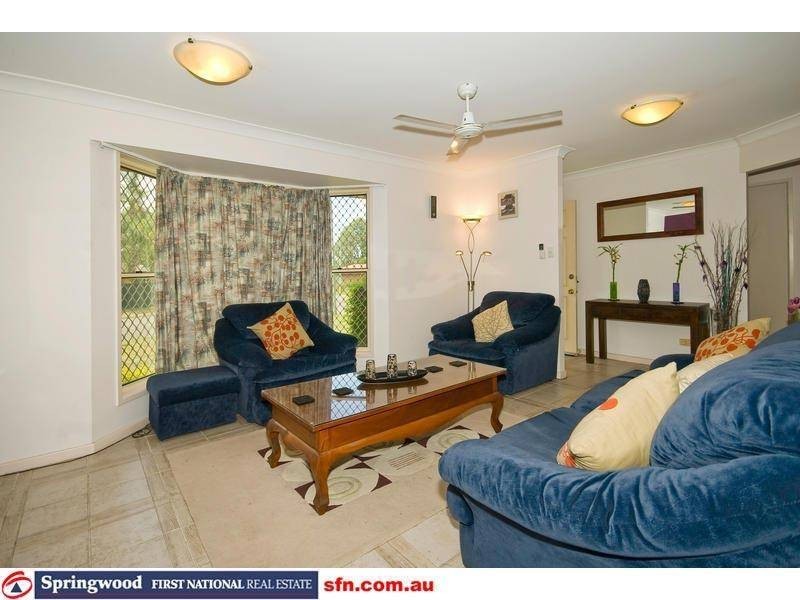 7 Bron Court, Loganlea QLD 4131