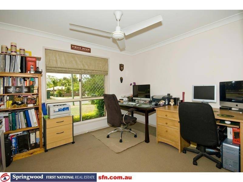 7 Bron Court, Loganlea QLD 4131