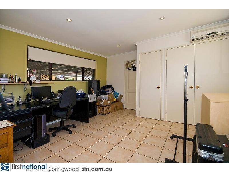 34 Westmoreland Boulevard, Springwood QLD 4127