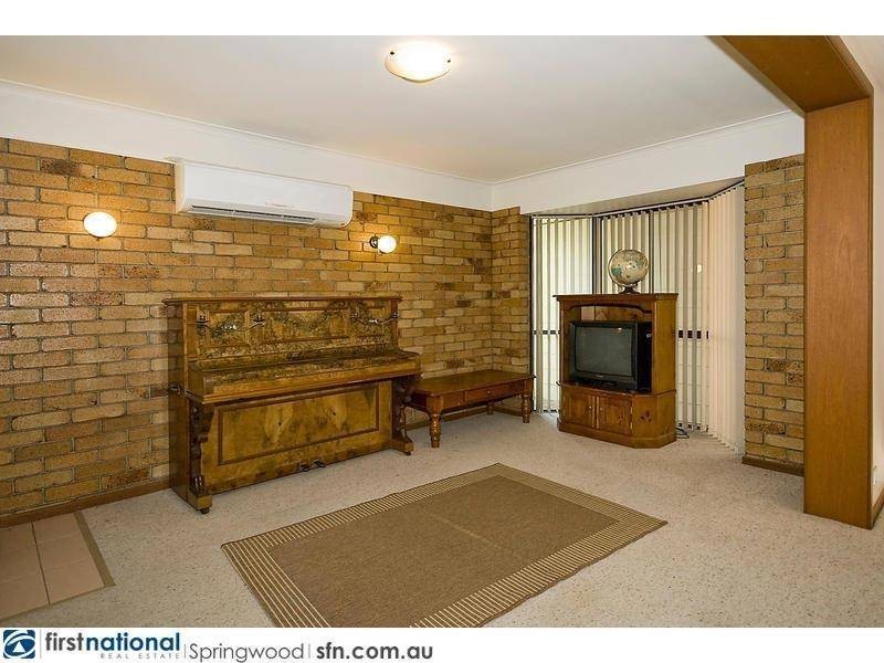 5 Maneroo Crescent, Springwood QLD 4127