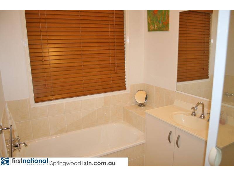54 Cowra Street, Tanah Merah QLD 4128