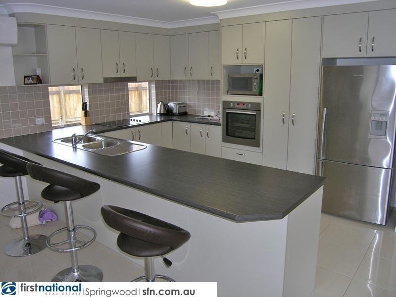8 River Gum Court, Loganholme QLD 4129