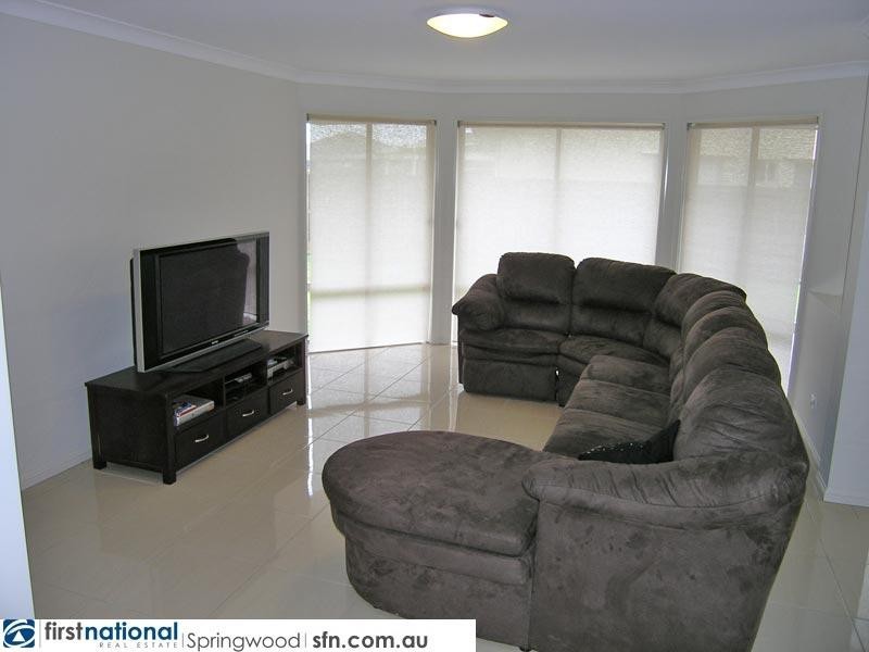 8 River Gum Court, Loganholme QLD 4129