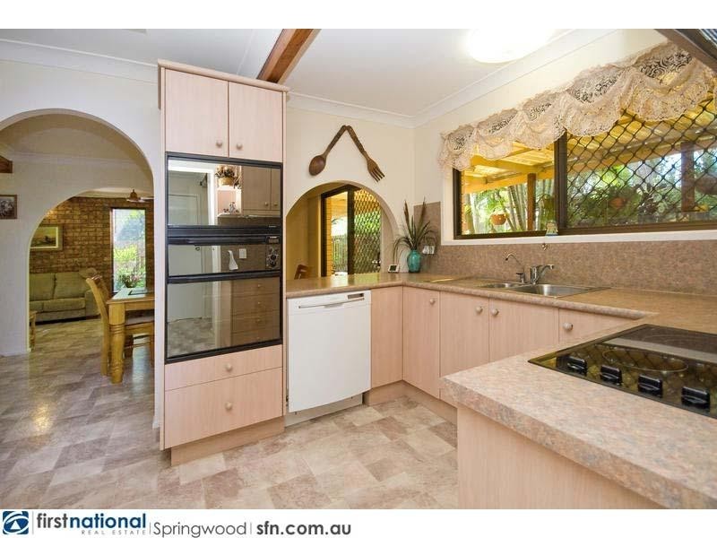 24 Leslie Parade, Slacks Creek QLD 4127