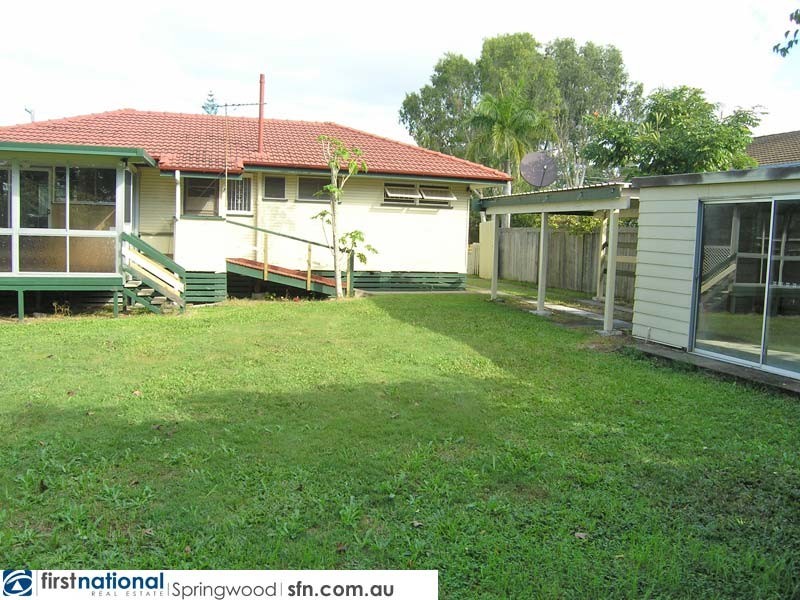 8 Albert Street, Woodridge QLD 4114